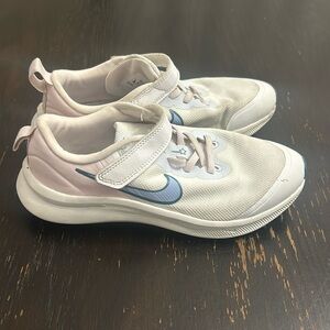 Nike Star Runner 3 PSV Little Girls in White Pearl Pink Cobalt Bliss sz 3Y